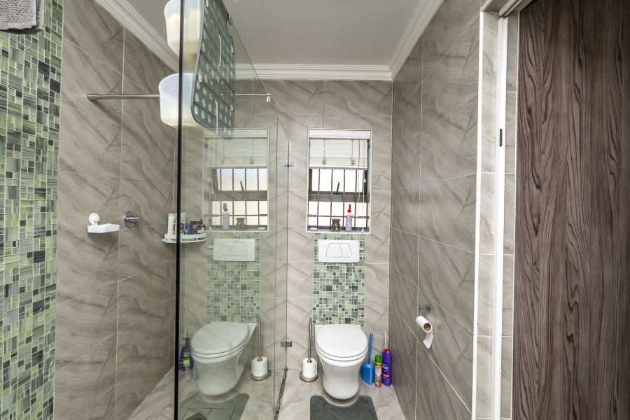 3 Bedroom Property for Sale in Uitzicht Western Cape